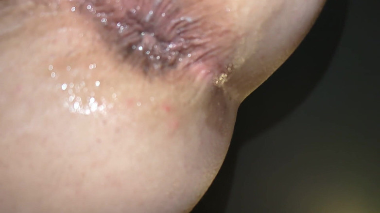 HungBareBackRabbit: Повільний рух мого масивного ділдо в мою дупу