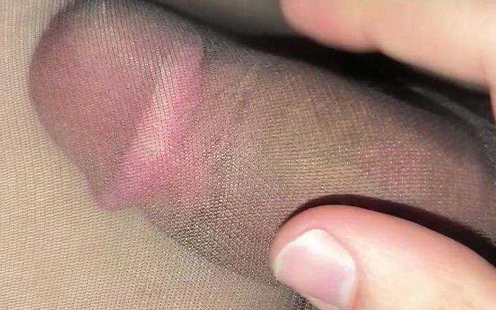 PantyhoseJuicyCummer: किसी की ग्रे चमकदार पेंटीहोज में मेरे बड़े लंड को छेड़ना