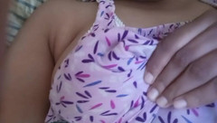 Miya White: 有名なインド女優アンが、大きなシャギーな胸と濡れた膣でベッドで突き合う