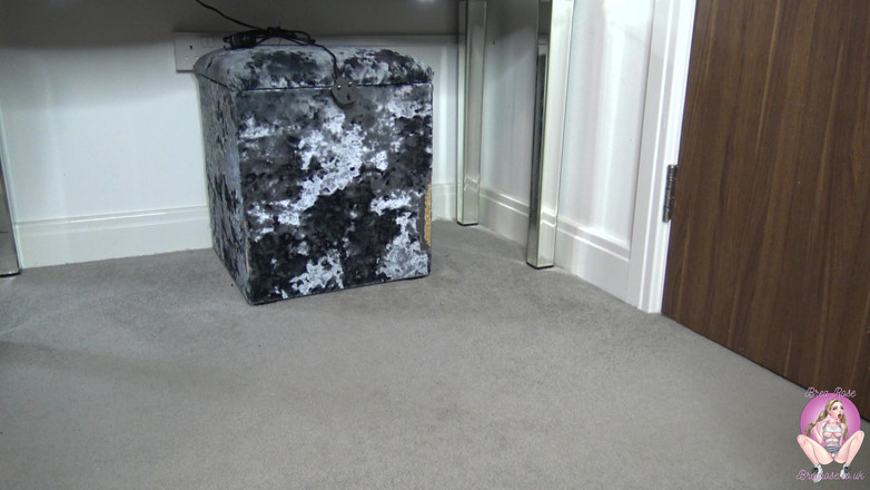 Brea Rose: Ev kadını: göt fetişi 