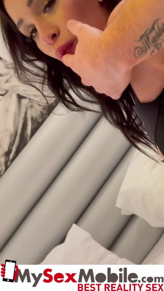 MySexMobile: Französisches hottie lola Belucci hat tollen sex mit einem fremden...