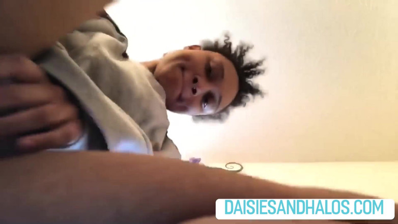 Daisiesandhalos: Daisy rubs and cums on your face