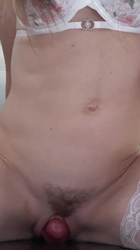 Klitoris besar & bibir memek menggesek orgasme