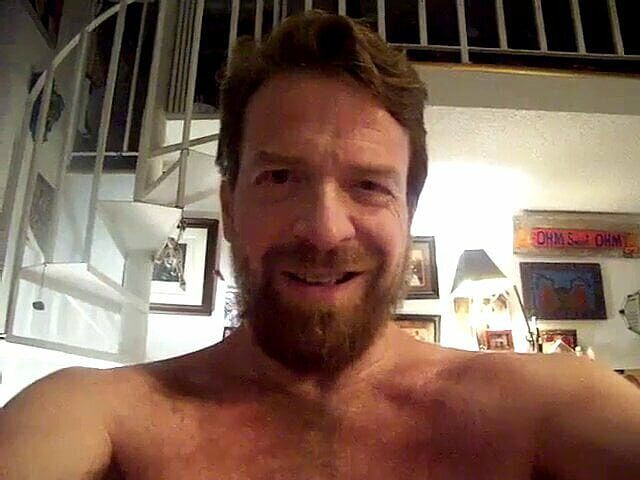 Hairyartist: 흑인 대물 자지에게 따먹히는 털이 무성한 보지