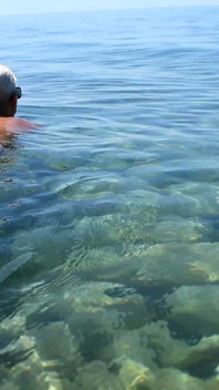 Seksi güzelim çıplaklar plajında güneşleniyor