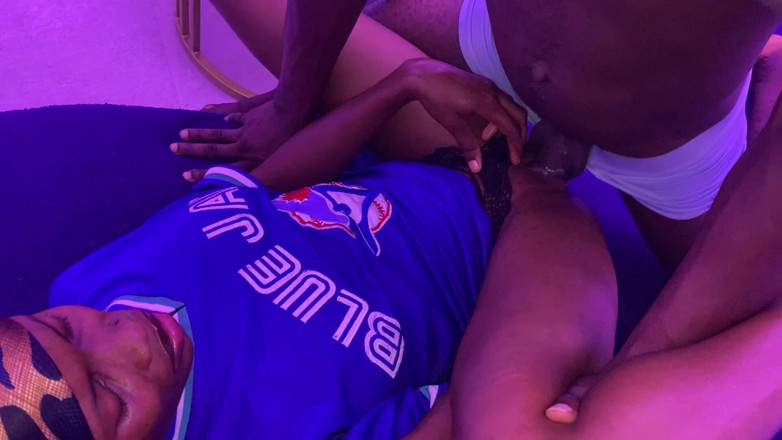 Xxx69bang: La Figa Magra Della Sorellastra Viene Trapanata E Riempita Di...