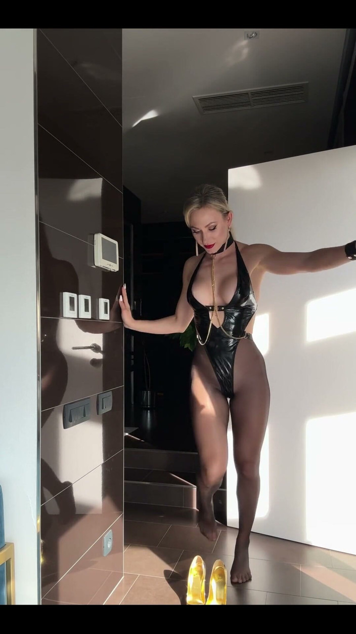 Angel The Dreamgirl: Sabes exactamente por qué llevo usando esto, solo te estoy...