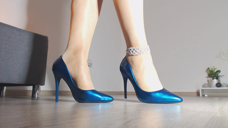 LegsOnHeels: Moje modré boty na mých sexy nohou v punčochách