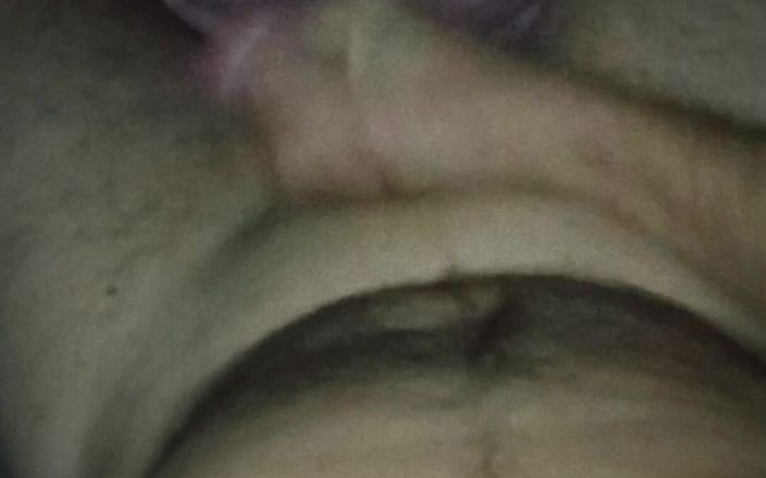 White Ukrainian Dick: Сонна мастурбація.
