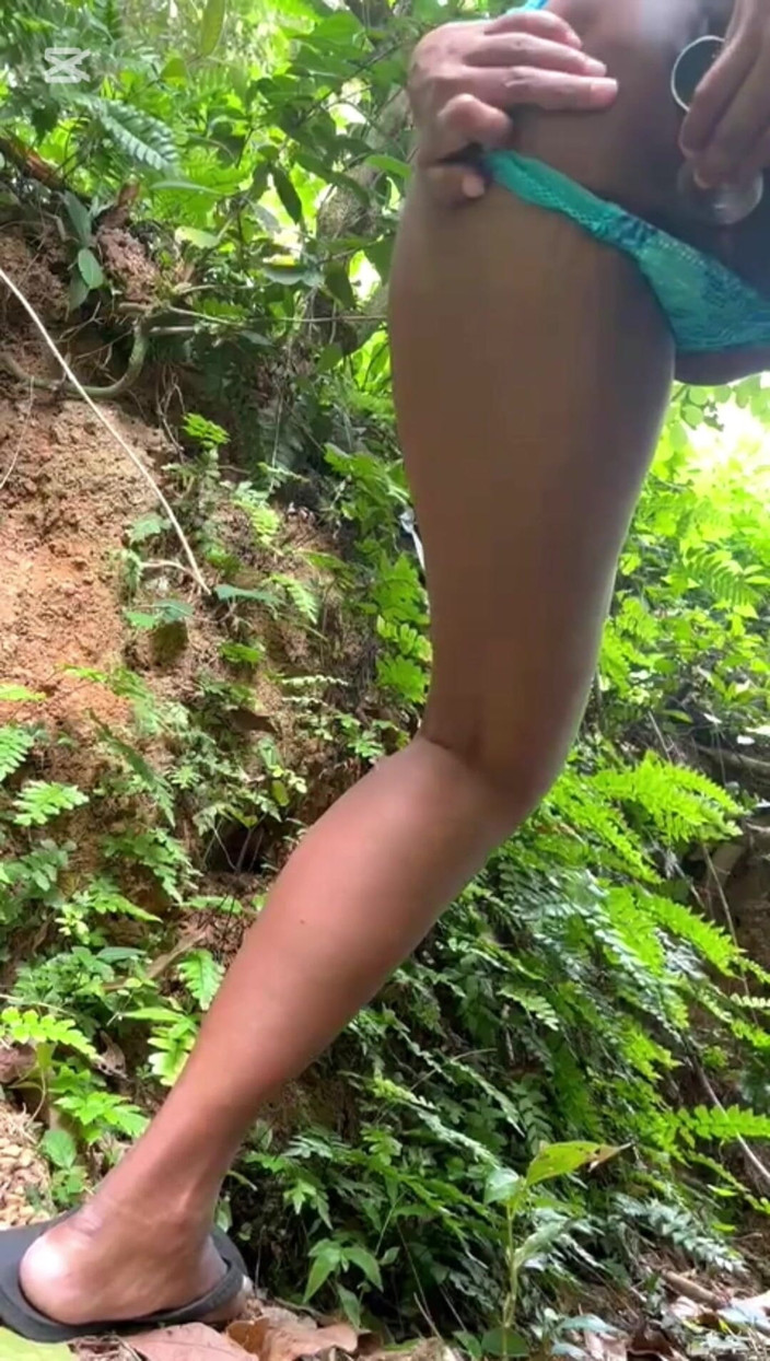 Sweetysingle: 屁股塞花园斯里兰卡妈妈早上裸体内裤胸罩自制的单人性爱