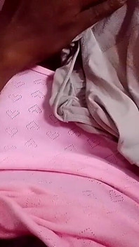 Las bragas de mi hermanastra están goteando mucho