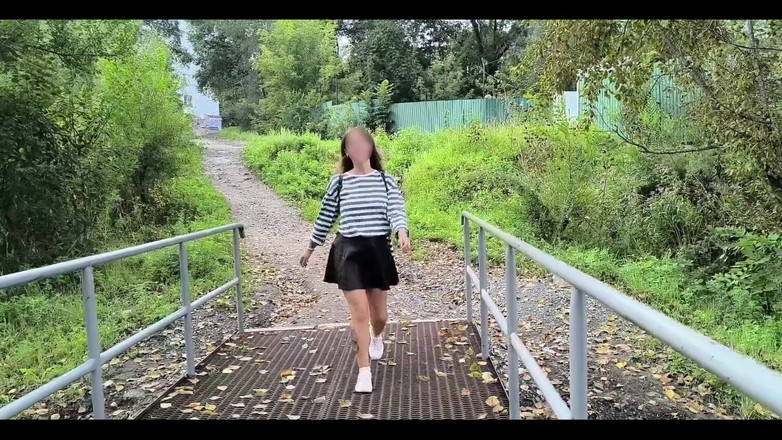 Juli Smith Meow: I Wаlked Аcross the Bridgе Without Pаnties. i Оnly Duсks spууing na...