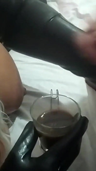 Kun je klaarkomen in mijn koffie? Ik ben verslaafd aan heet sperma