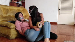 Selfgags Latina Bondage: Ve vlastnictví uprchlého vězně