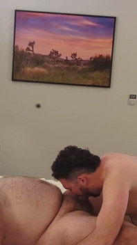Întâlnire la Hotel Cub și Urs, partea 1