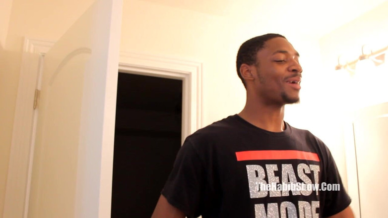 The Habib Show: 完整视频..性感的丰满和伸展