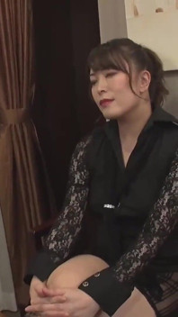 总裁yuka hirose如何利用她极度色情的屁股来教育她的员工 -1