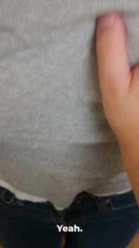 La Esposa Le Pidió Al Vecino Que Trajera Medicina. Me Follé El Coño Goteando