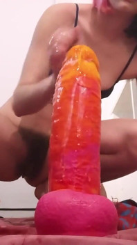 Brinquedo gigantesco para meu cu
