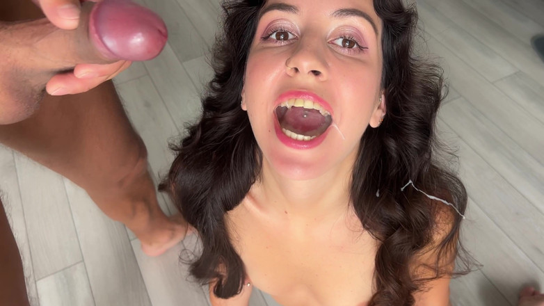 Katty West: in bocca giocando con lo sperma