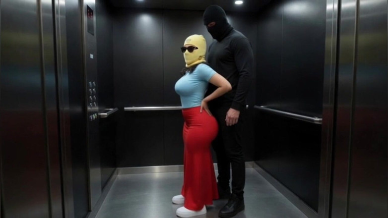 Animate golden: Вітчим натискає свою мініатюрну падчерку з великою дупою в ліфті