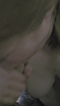 Schwanzschlampe MILf gibt ihrer freundin einen schmutzigen blowjob für eine große spermaladung - heiße ehefrau trix