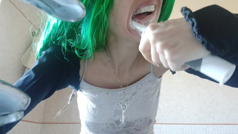 savannahamatoriale: My Mouth Full of Foam