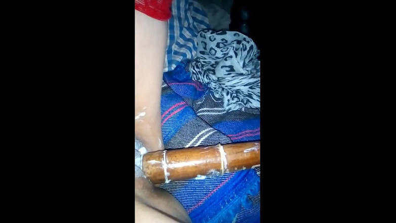 Marian sofar: Marianahothot apre la figa e le afferrano la bocca