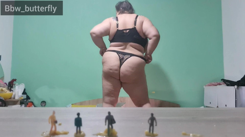 LoraBbw: Giantess Strip Clubno Version