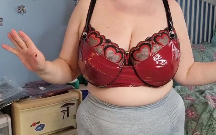 Alice mayflower productions: Vnadná dívka zkouší oblečení z PVC