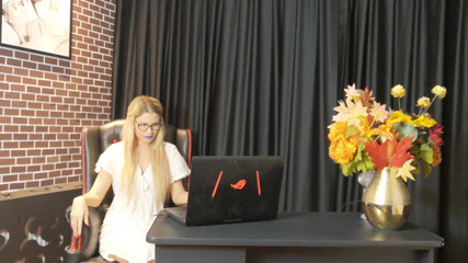 Erotic Tanya: The farting secretary