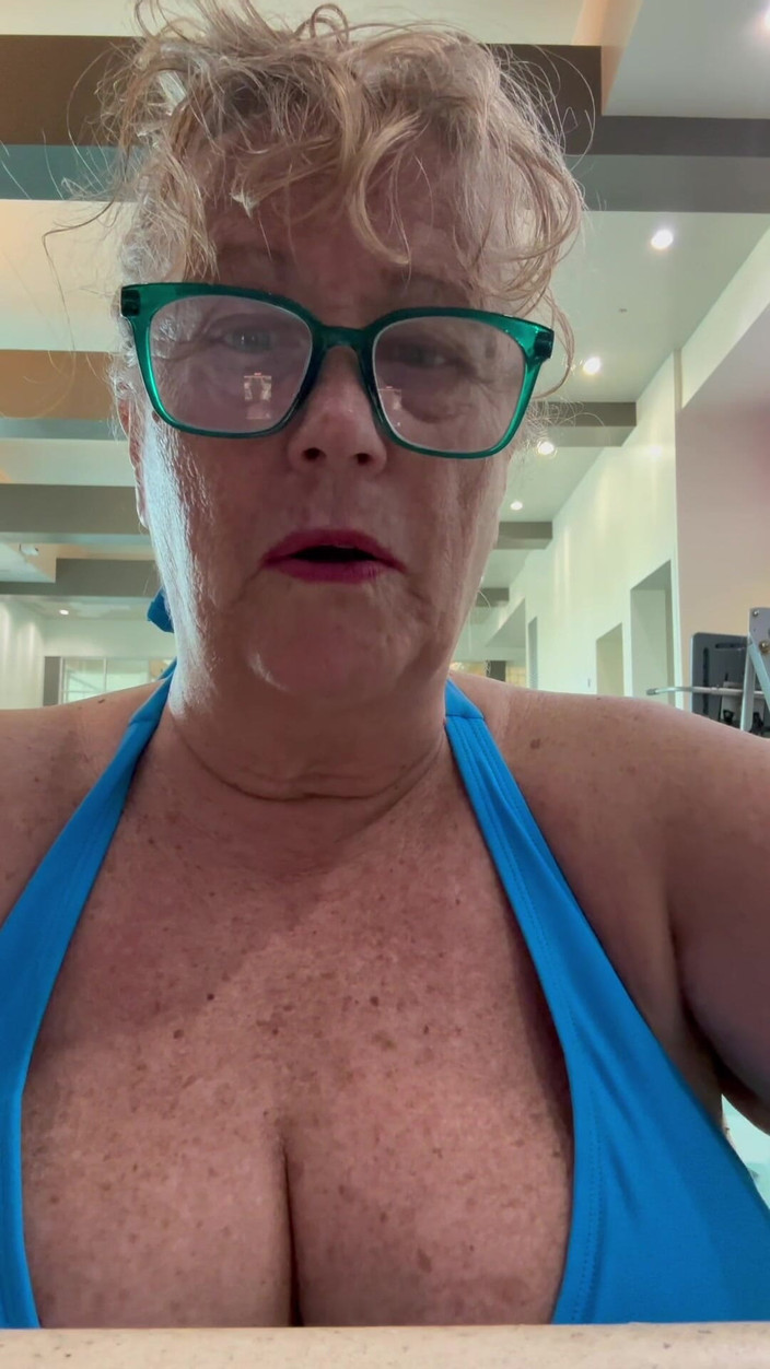 Big Ass 4 U: Poolzeit titten