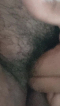 MILF Gordita Se Masturba En La Regadera