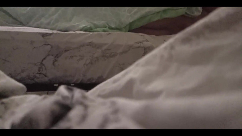 Karmicoxv: Masturbuji na své nevlastní dceř