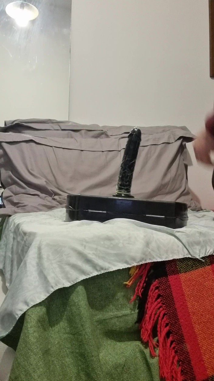 Fboy Lexy: Femboy își întinde mica gaură