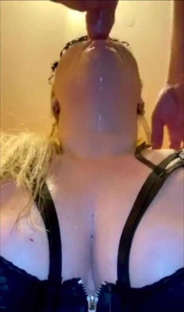 The Kinky Latex Couple: Piss dávení se, část 1
