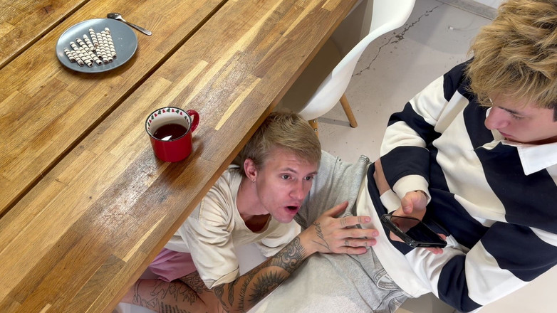 Ethan Lestray: Söt Kille Gav Sin Vän En Avsugning Med En Stor...