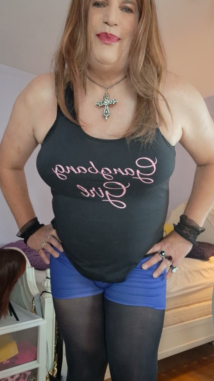 Victoria Lecherri: Você acha que eu vou receber atenção nesta roupa?