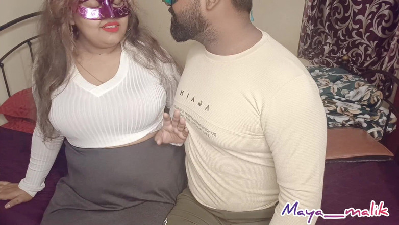 Maya-malik: Nadržená šéfka nechala recepční velmi špatně poté, co ji povyšoval a ejakuuloval...