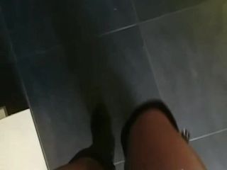 Fetish and domination Couple: Kyra Nylons और ऊँची एड़ी के जूते वाली कामुक महिला