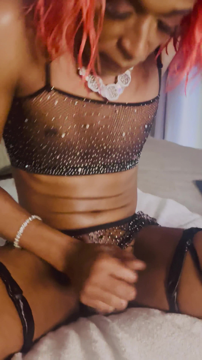 Yummie solos: BBCと厄介な女装家
