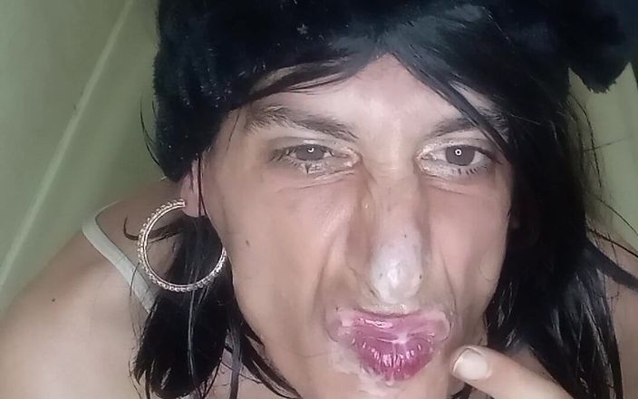 Penelopene27: Crossdresser -dirnk pis y cum en agujero