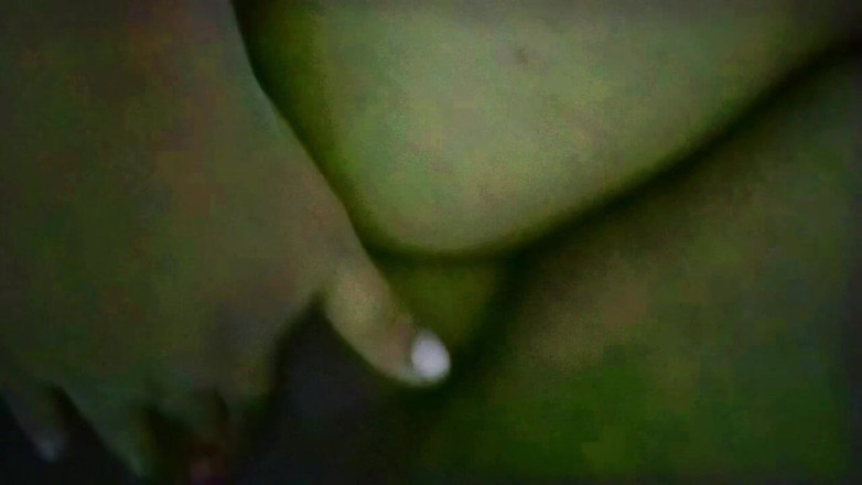 Aria Mia: Wenn ich sexuelles verlangen verspüre, masturbiere ich, während ich mit...