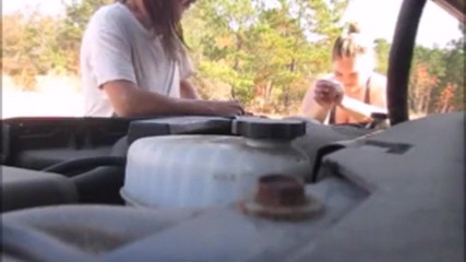 Fat House Wife: Soția l-a lăsat pe vecin să fie lăsat gravid în aer...