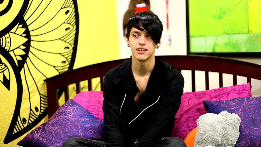 Emo Cutie Jae Landen's a Real Sweetheart! (Lollipop Twinks)