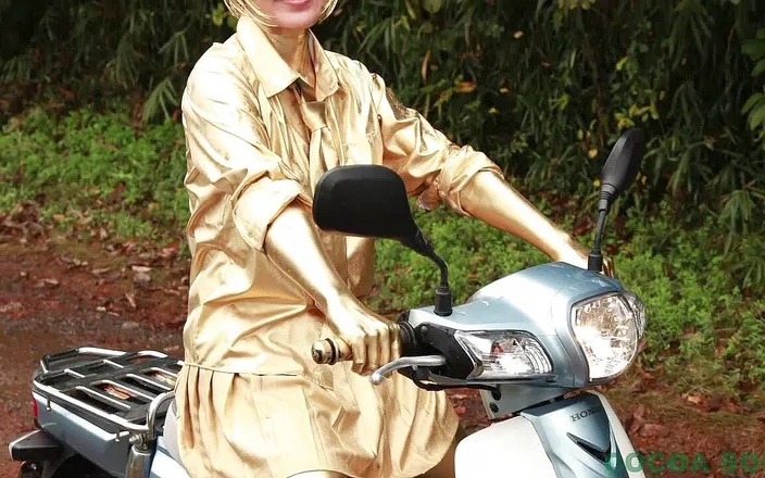 Cocoa Soft: It becomes a golden figure in the college uniform