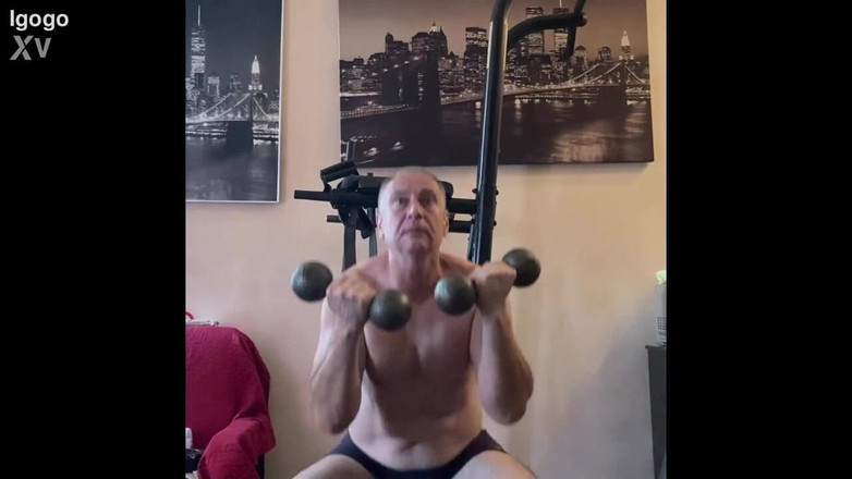 Alex Art: Я накачаю свои руки