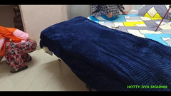 Desi Club House: Mi scopo la figliastra della mia cameriera