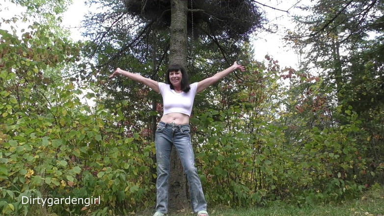 Dirtygardengirl VOD: Forest Ass Fisting in Jeans