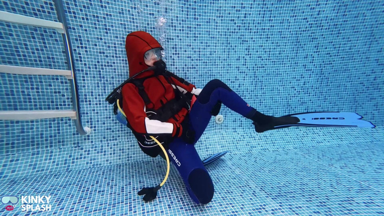 UKCuteGirl Lucy Lauren: Underwater Scuba Strip Challenge &amp; Vibe Climax